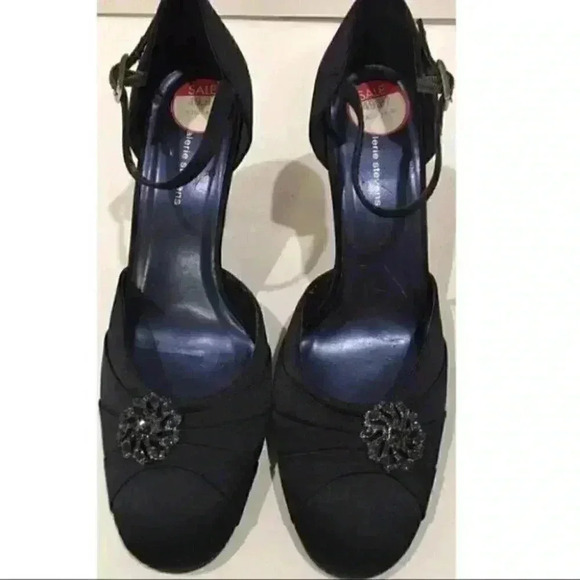 Valerie Stevens Lillian Navy Pumps With Broach - Picture 2 of 8